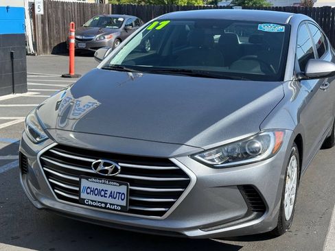 Used 2017 Hyundai Elantra SE FWD image 14
