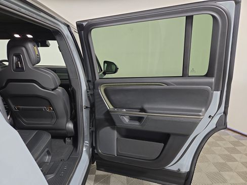 Used 2025 Rivian R1S Adventure Dual AWD/4WD image 19