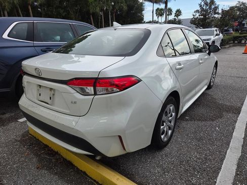 Used 2021 Toyota Corolla LE FWD image 2
