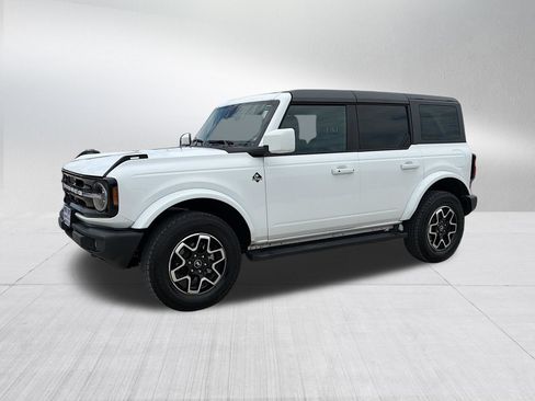 Used 2024 Ford Bronco Outer Banks AWD/4WD image 1