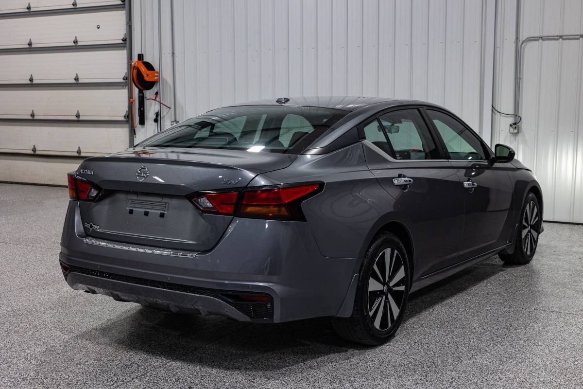 Used 2022 Nissan Altima 2.5 SV FWD image 6