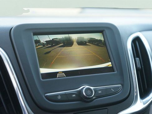 Used 2019 Chevrolet Equinox LS FWD image 27