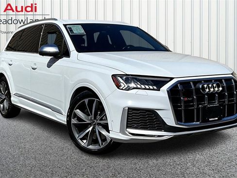 Certified 2022 Audi SQ7 Premium Plus w/ SQ7 Executive Package image 3