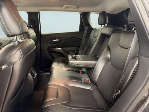 Used 2019 Jeep Cherokee Latitude Plus image 15