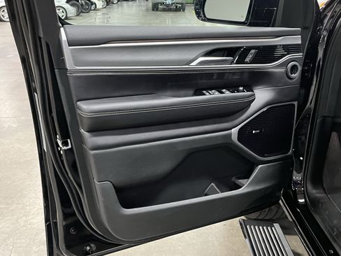 New 2026 Jeep Grand Wagoneer Limited AWD/4WD image 16