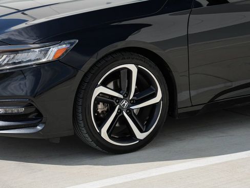 Used 2018 Honda Accord Sport image 27
