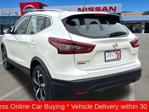 Used 2022 Nissan Rogue Sport SL w/ Premium Package image 5