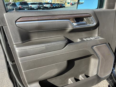 Used 2022 Chevrolet Silverado 1500 LT image 13