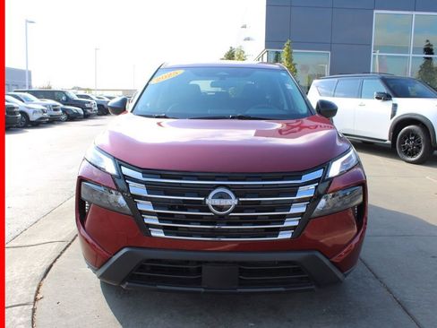 Certified 2025 Nissan Rogue S image 2