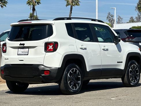 Used 2023 Jeep Renegade Latitude image 4