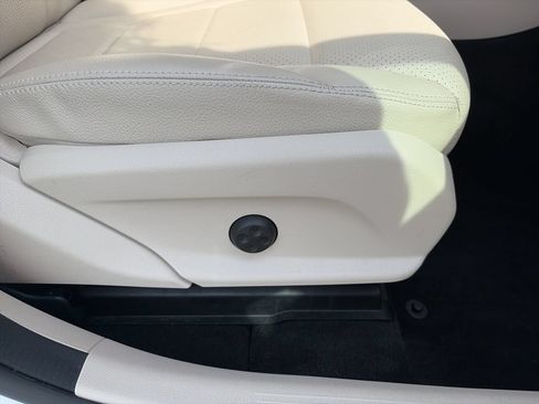 Used 2022 Mercedes-Benz GLC 300 image 36