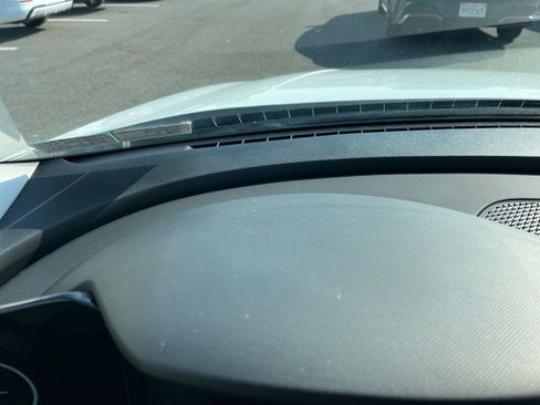 Used 2025 Hyundai Elantra Limited image 36