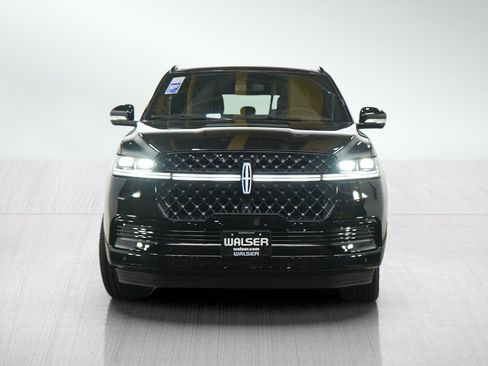 Used 2025 Lincoln Navigator L Reserve w/ Jet Appearance Package AWD/4WD image 8
