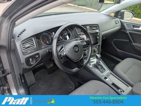 Used 2019 Volkswagen e-Golf SE w/ Driver Assistance Package image 29