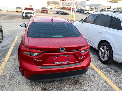 Used 2024 Toyota Corolla XLE image 9