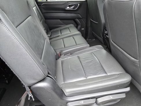 Used 2024 Chevrolet Suburban LT image 17