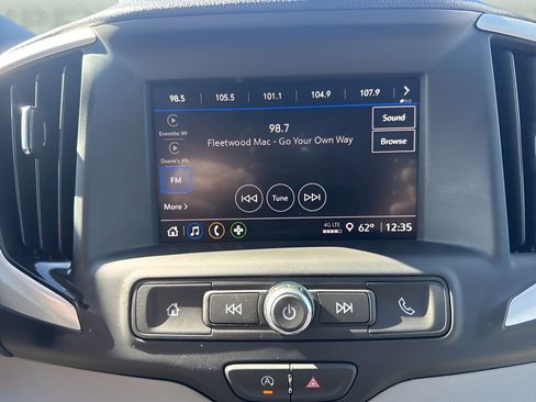 Used 2024 GMC Terrain SLE image 16