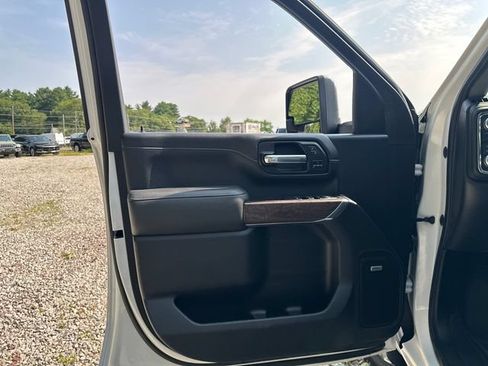 Used 2020 GMC Sierra 2500 Denali w/ Denali Ultimate Package AWD/4WD image 24