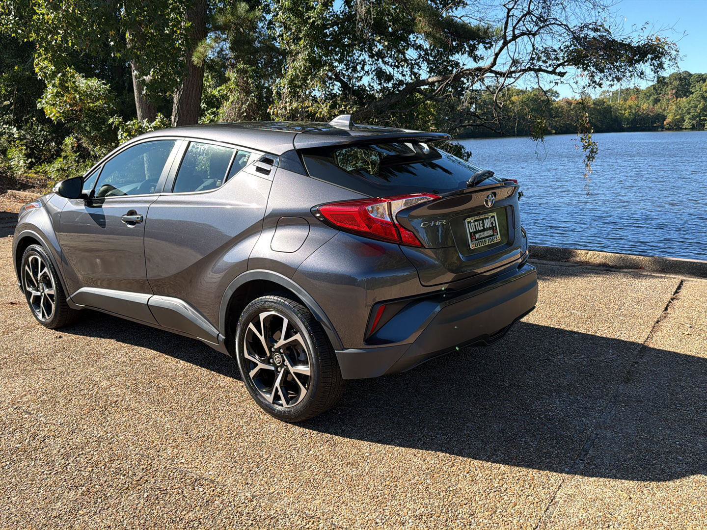 Used 2020 Toyota C-HR XLE FWD image 12
