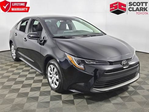 Used 2024 Toyota Corolla LE image 1