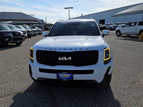 Used 2022 Kia Telluride SX w/ SX Prestige Package AWD/4WD image 3