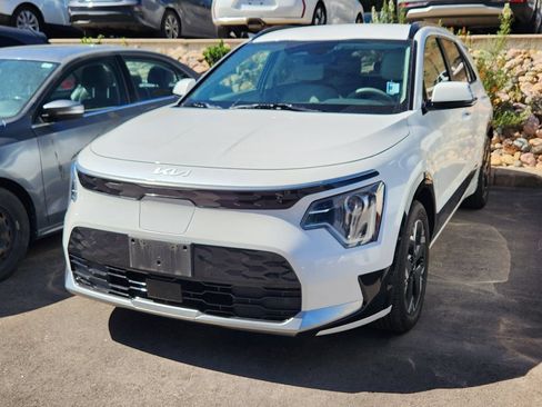 Used 2023 Kia Niro Wind w/ Wind Preserve Package FWD image 17