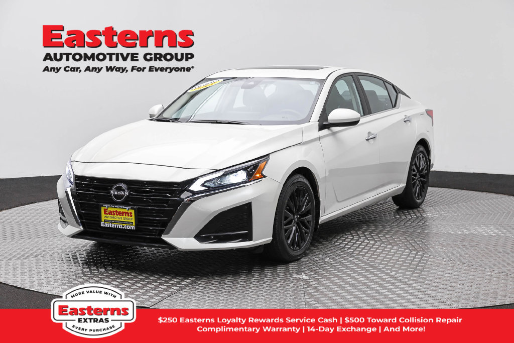 Used 2024 Nissan Altima 2.0 SR FWD image 1