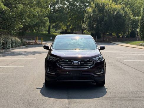 Used 2019 Ford Edge Titanium w/ Cold Weather Package FWD image 2