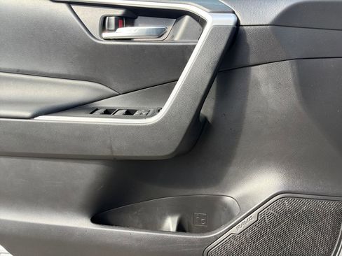 Used 2022 Toyota RAV4 XLE image 11