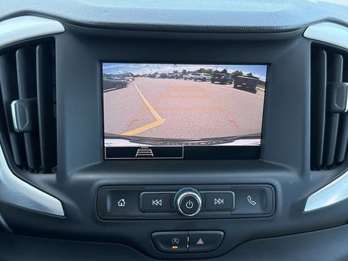 Used 2023 GMC Terrain SLE w/ Driver Convenience Package FWD image 13