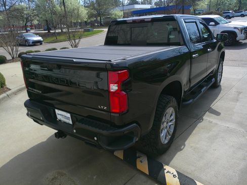 Used 2024 Chevrolet Silverado 1500 LTZ w/ LTZ Premium Package image 12