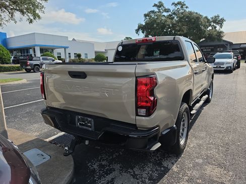 Used 2024 Chevrolet Colorado W/T RWD image 4