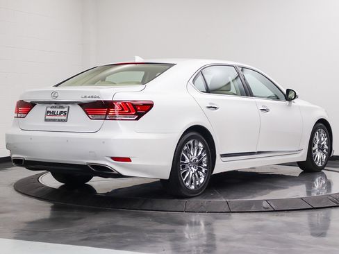 Used 2014 Lexus LS 460 L RWD image 5