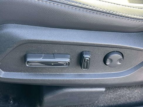 Used 2023 Honda Pilot Touring image 19