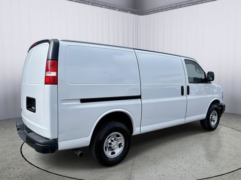 Used 2021 Chevrolet Express 3500 w/ Driver Convenience Package RWD image 6