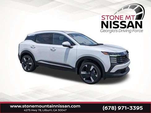 Certified 2025 Nissan Kicks SR AWD/4WD image 1