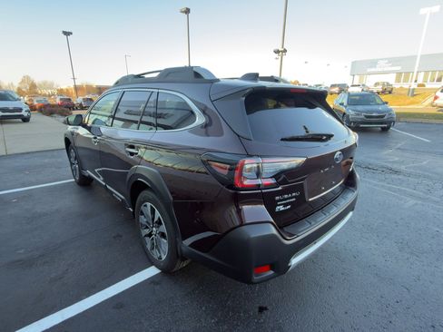 Used 2025 Subaru Outback Touring image 5
