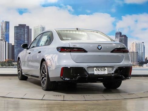Used 2026 BMW 740i xDrive AWD/4WD image 9