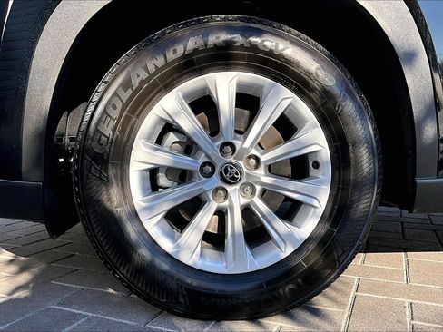 Used 2025 Toyota Grand Highlander XLE FWD image 8