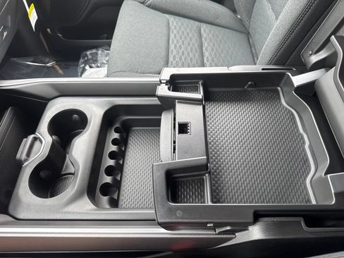 New 2026 RAM 1500 Express AWD/4WD image 21