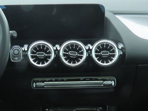 Certified 2025 Mercedes-Benz GLA 250 image 14