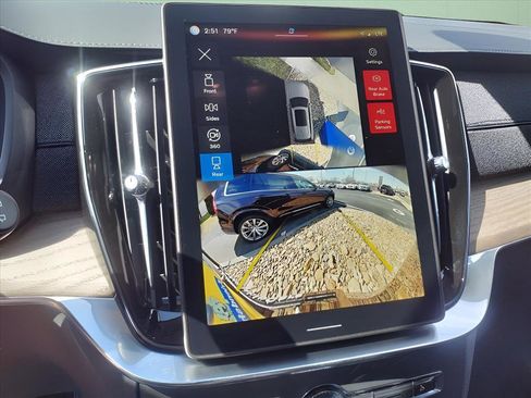 Used 2025 Volvo XC90 T8 Plus w/ Protection Package Premier image 35