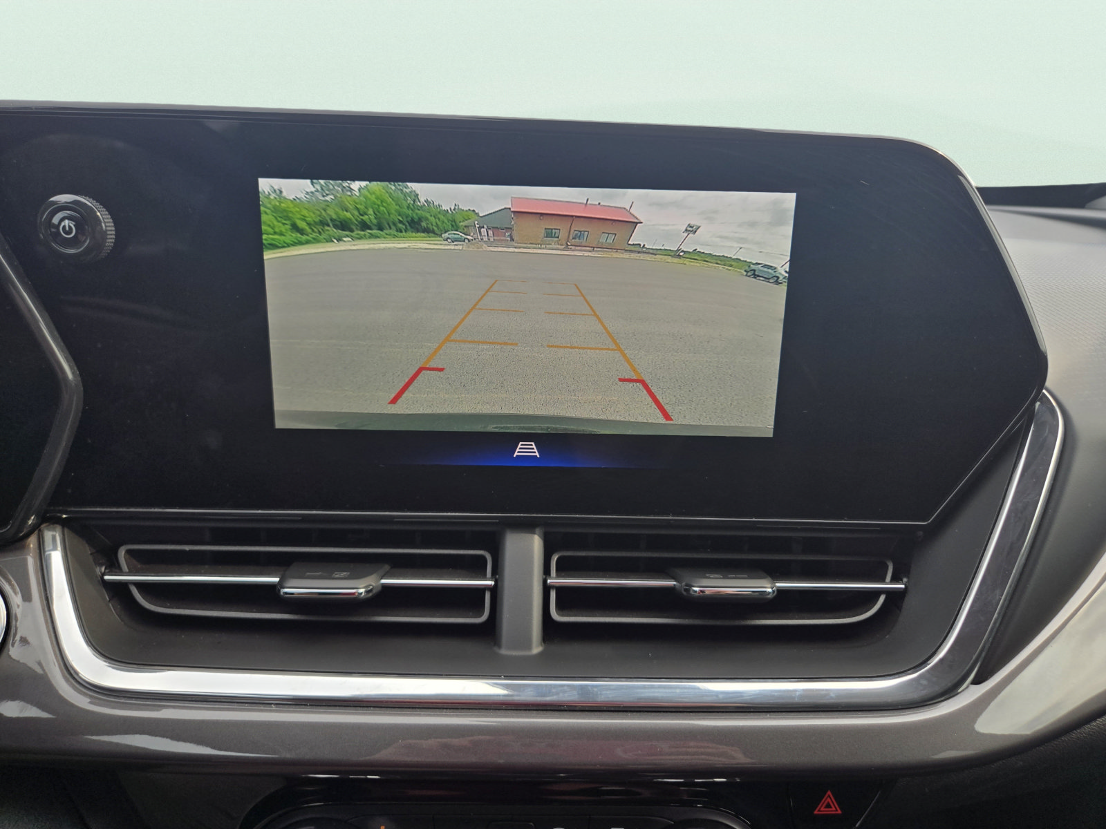 Used 2025 Chevrolet Trax ACTIV w/ Sunroof Package FWD image 18