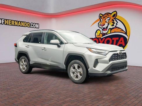 Used 2025 Toyota RAV4 XLE AWD/4WD image 3
