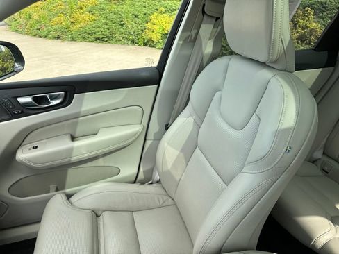 Used 2023 Volvo XC60 B5 Ultimate w/ Climate Package AWD/4WD image 24