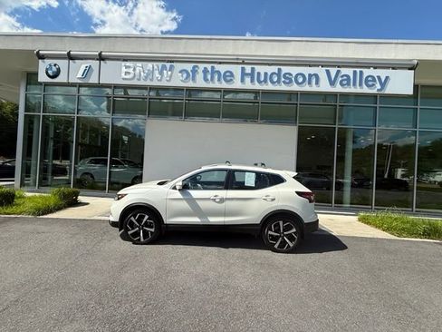 Used 2022 Nissan Rogue Sport SL AWD/4WD image 1