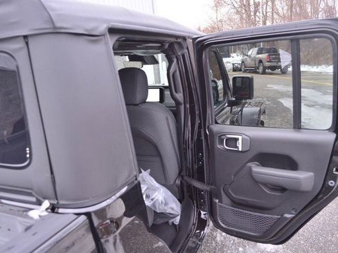 New 2026 Jeep Gladiator Sport image 31