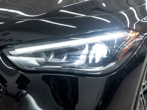 Used 2025 Mercedes-Benz CLE 300 4MATIC Coupe image 40