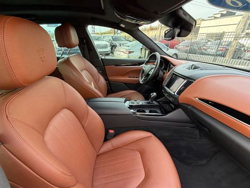 Used 2018 Maserati Levante image 24