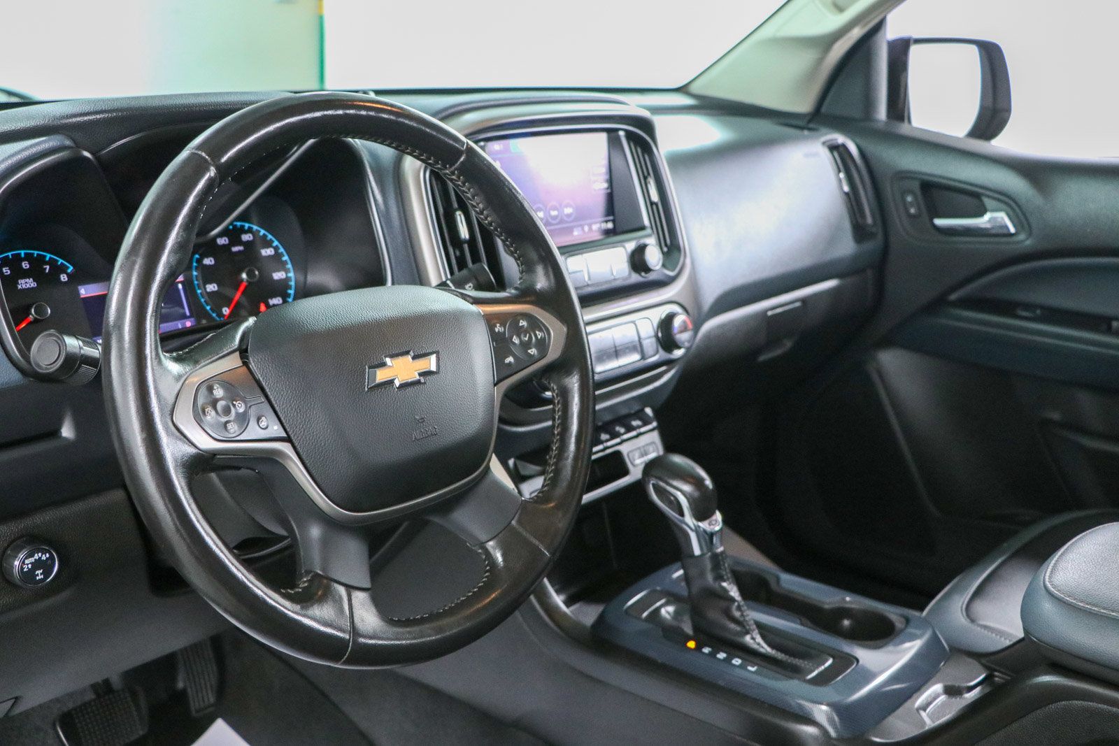 Used 2022 Chevrolet Colorado Z71 AWD/4WD image 23
